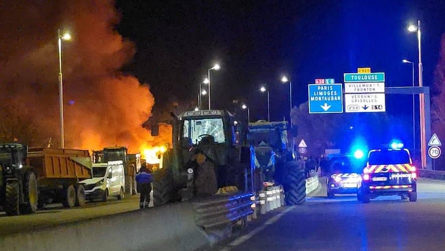 Agriculteurs français en colère: la terre crie sa souffrance