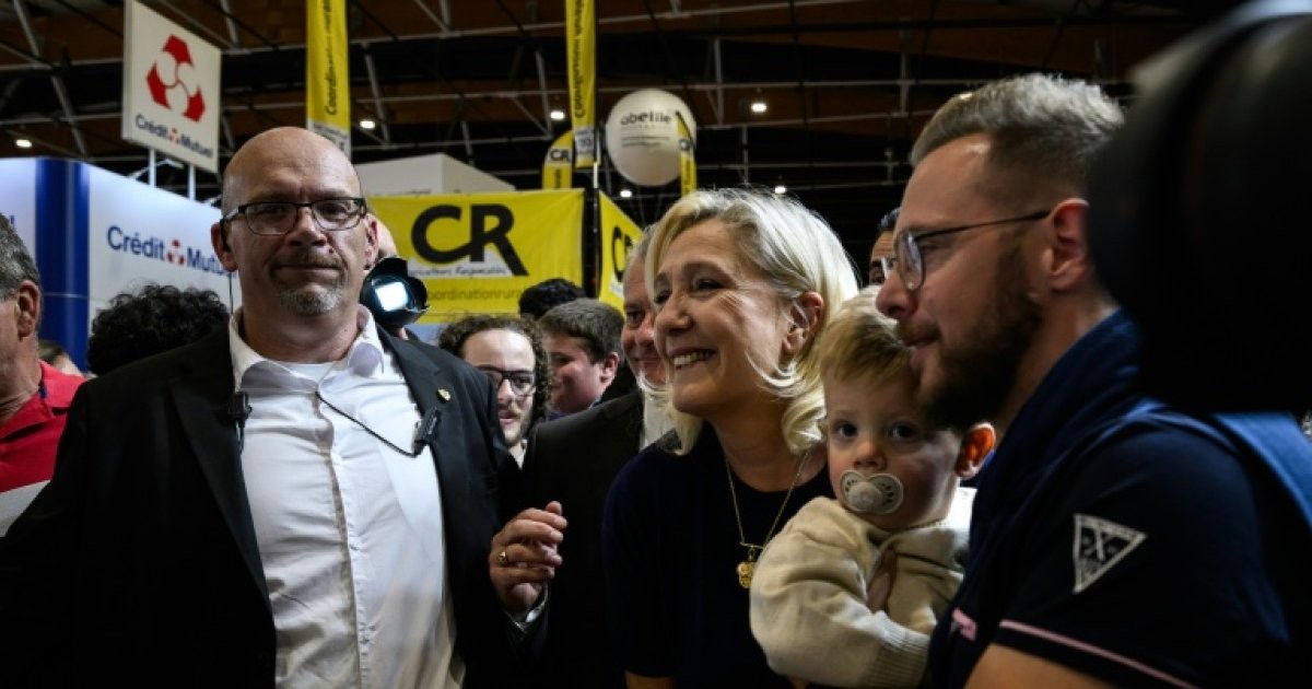 Marine Le Pen au Sommet de l'élevage : la terre nourrit les ambitions, les promesses fleurissent