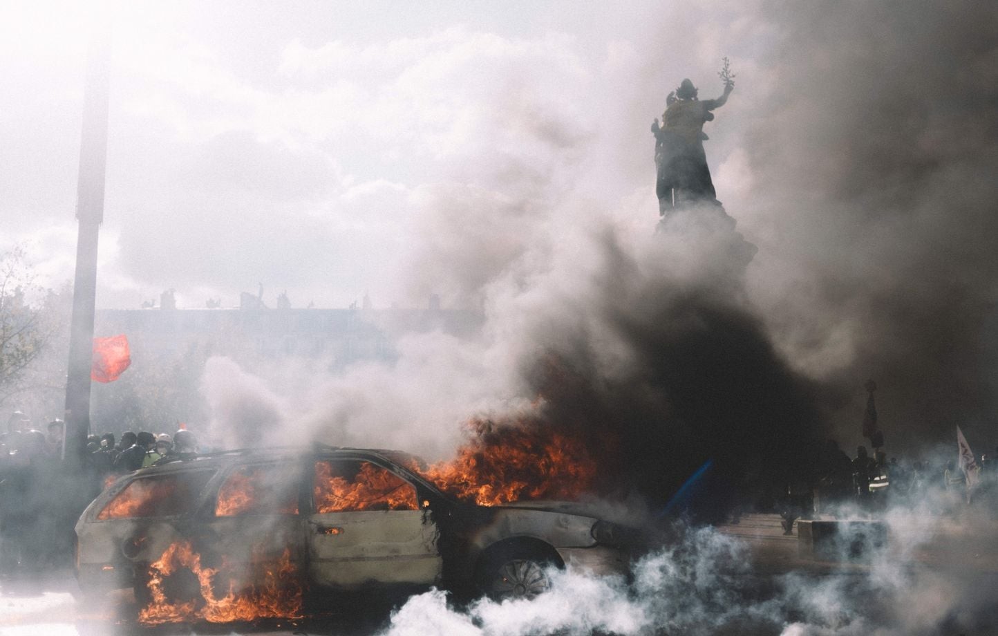 France : colère sociale et nuit de flammes le 17 octobre 2026